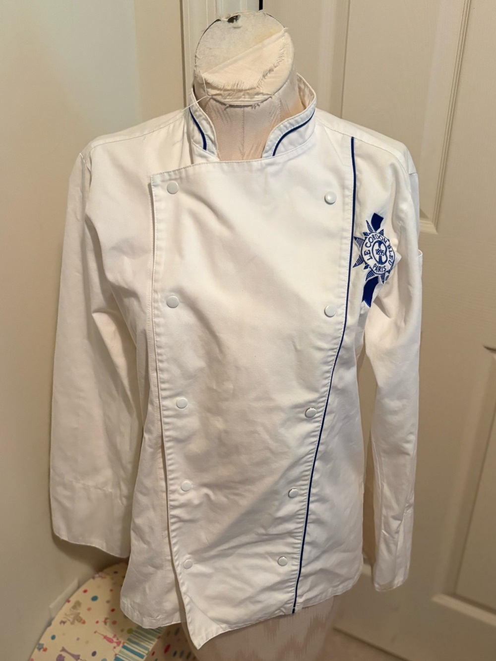 Vintage Cordon Bleu White Chef Jacket with Blue Trim M01